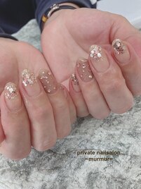 キラキラビジューネイル