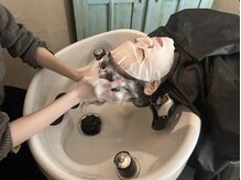  Ｌ’ｌａ　ｃｉｔｔａ【パーソナルカラー/毛穴洗浄/まつげパーマ/ヘッドスパ】/ 保湿パックの時間はヘッドスパ