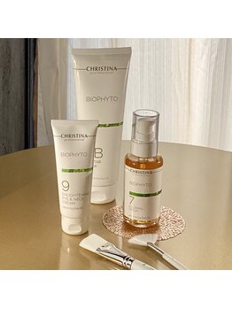 サロン ド ブラン アオヤマ(Salon de BLANC AOYAMA)/芸能人御用達 CHRISTINA取り扱い