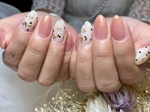 サロンドフォーエイチ(salon de 4H)/ぷっくりフラワーで大人ネイル
