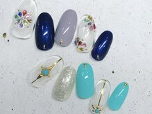 フェリシアネイル(FERECIA nail)/上：￥9980／下：￥8980