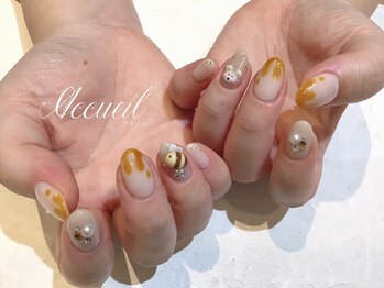 アクイユ 銀座店(ACCUEIL)/ミツバチとクマ