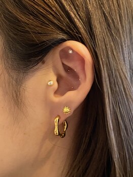 アサヒナ(ASAHINA)/耳つぼジュエリーでおしゃれに