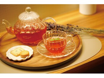 ゴノワ(5nowa.)/ハーブティーとお茶菓子