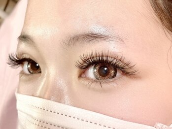 ニコエイト(nico eight)の写真/【フサフサ濃密なボリュームラッシュ】人気は120本7000円!ナチュラルだけどフサフサ♪理想の目元に☆