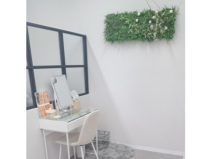 エレヌイ(ELENUI)の写真