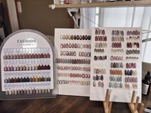 nailsalon NiJiの雰囲気(季節のサンプル多数ご用意ございます。)