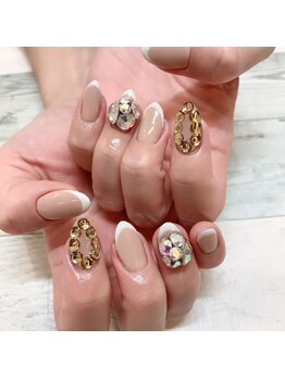 エトワール 御器所店(Etoile)/フレンチ×ビジューネイル