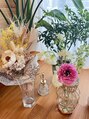 シャルム(Charme)&nbsp;お花大好きです。いつのまにかサロン内はお花屋さん状態。