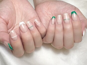 ヒールネイル(heal nail)/green×whiteフレンチ×ライン~