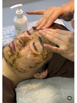 ロータス(Lotus)/幹細胞の力で肌質改善へ