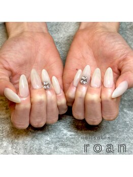 ロアンネイル(roan nail)/きらきらVカット