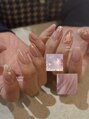 クルネ(QULNE)&nbsp;ぷっくり感がポイントのお花ニュアンスネイル