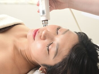 リリットの写真/【今話題の”刺さない美容鍼”がリーズナブルに！】小顔効果・肌質改善・リフトアップが期待できます！