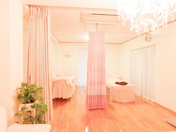 ルアノーヴァ/光が差し込むキレイな店内