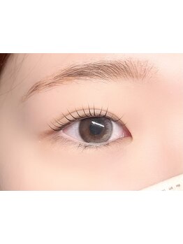 ナチュラル上品な目元にしたい