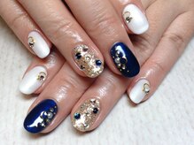 ラウト デコレーションアンドネイルサロン(Lauto Decoration&Nail Salon)/ネイビー&ホワイト大人ネイル