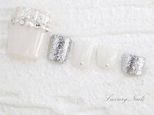 ラグジュアリーネイルズ アカバネ(Luxury Nails Akabane)/うるツヤ*ホワイトフット
