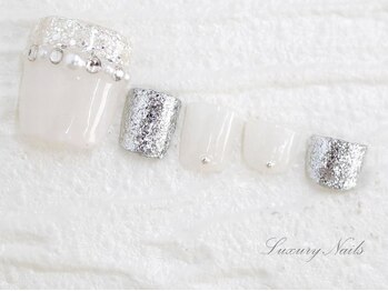 ラグジュアリーネイルズ アカバネ(Luxury Nails Akabane)/うるツヤ*ホワイトフット
