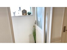 店内換気をさせていただいております!!