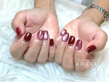 アンガット(angot.)/根元ニュアンスマグネットネイル