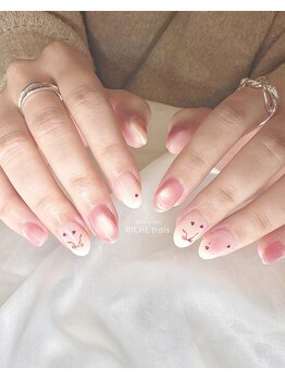 リッシュ トロワ(RICHE trois)/さりげない推しカラーネイル