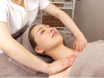 ララ(LALA)/フェイシャルはアロマリンパ付