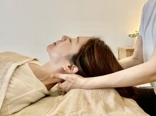 仰向け、横向き、うつ伏せの三方向から全身しっかり緩めます