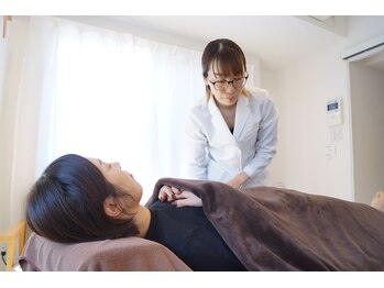 ボディーバランス モア(body balance MOA)/骨のズレを確認していきます