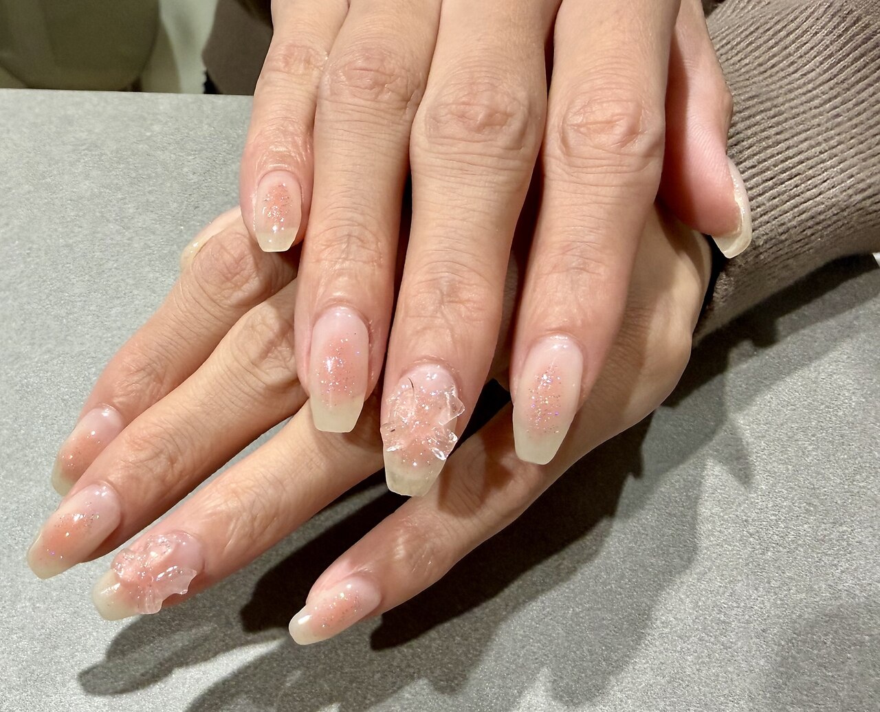 2026年冬トレンド】ホワイト ワンカラー ハンドのネイルデザイン集