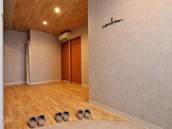 エミィシア(Emisia)/サロン入り口