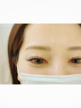 ネリネ(Nerine)/お顔立ちに馴染む眉に