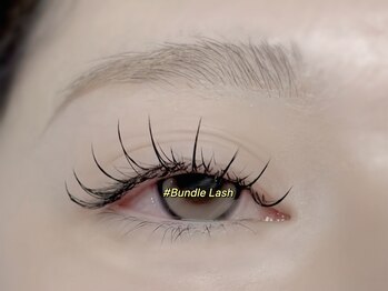 ミカビューティーサロン(MIKA Beauty Salon)の写真/韓国アイドル風や中華風の束感ボリュームラッシュで、大人上品な目元へ♪
