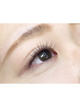 ナチュラル上品な目元にしたい