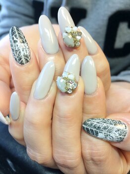 レッシュネイル サロンアンドスクール(RECH NAIL salon&school)の写真/【河内小阪2分!】東大阪では数少ない長さ出しができる高技術サロン★お好みの長さ＆形で理想の指先に♪