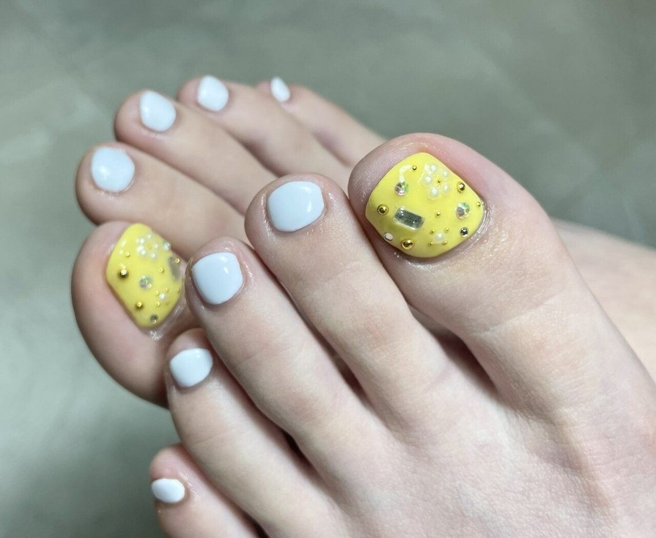 2026年冬トレンド】宝石箱のネイルデザイン集｜人気順｜ホットペッパー