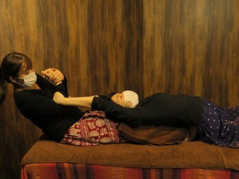 アジアン リラクゼーション ヴィラ 別府石垣店(asian relaxation villa)/タイ古式で異次元の伸びを体験