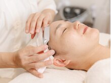 エイトオブワンズの雰囲気（産毛と一緒に老化角質もそっと取り除いていきます。）