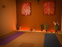 オーブ たかまつはり灸整骨院くじら館(aube)/aube内観～ヨガルーム～