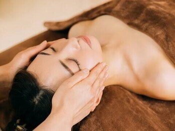 シイロ(Ci iro)の写真/《結果重視》の本格派施術★当サロン独自の自慢の施術！小顔コルギでお顔をぐぐっと引き上げスッキリ小顔へ