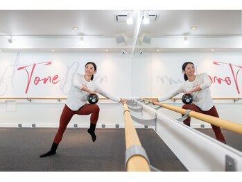 ピュアバー 自由が丘(Pure Barre)/音楽に合わせて楽しく
