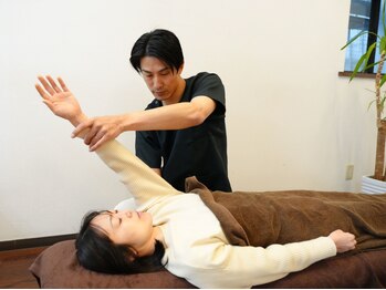 きずな整骨院の写真/【ガチガチの首・肩こりでつらい】お悩みを解決★肩甲骨はがしでゆるふわ肩回りになれる整体サロン♪