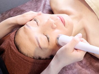 フィオリトゥーラ ガーデン 茨木店/美容液導入でうるツヤ肌