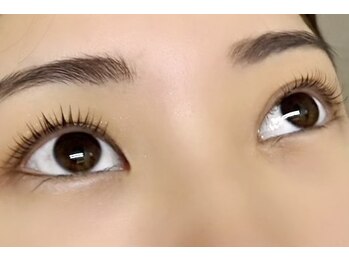 アイビ(愛美)の写真/目もとに合わせて最適なデザインを!理想の目元をまつげパーマ&マツエクで再現!上がりづらい方へLロッド導入