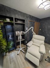 アトリエ/黒ベースの内装で落ち着く！