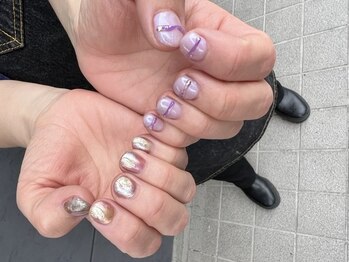シーアンドネイルズ(C&NAILS)/非対称ネイル