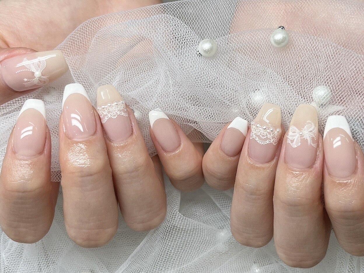 2025年-2026年冬トレンド】レース ブライダル ハンドのネイルデザイン