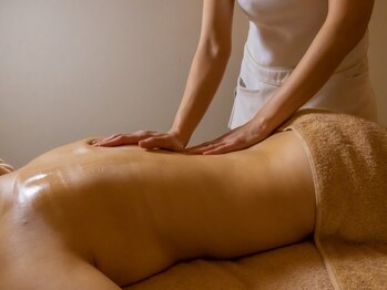 リボーン 岡山店(re Bone)の写真/【疲れと癒しを求めている方におすすめ】オイルマッサージで芯からしっかりほぐれ肩こり解消◎