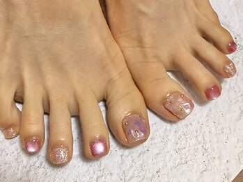 マイネイル(M.nail)の写真/足元から輝く季節!話題のうるちゅるネイルでトレンドフットを叶えませんか?◎