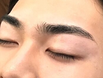 ニュアンス(nuance)の写真/【MEN'S】眉ワックス脱毛＋眉カット付￥3,500！目元を整えお顔の印象UP♪就活/婚活など大切なイベント前に*